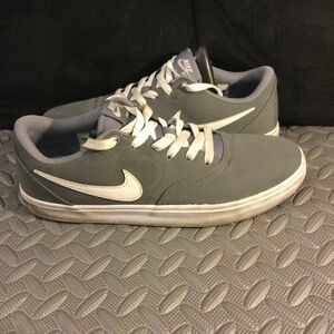 Nike SB Check Solarsoft Canvas Sneaker Size Men’s 9.5